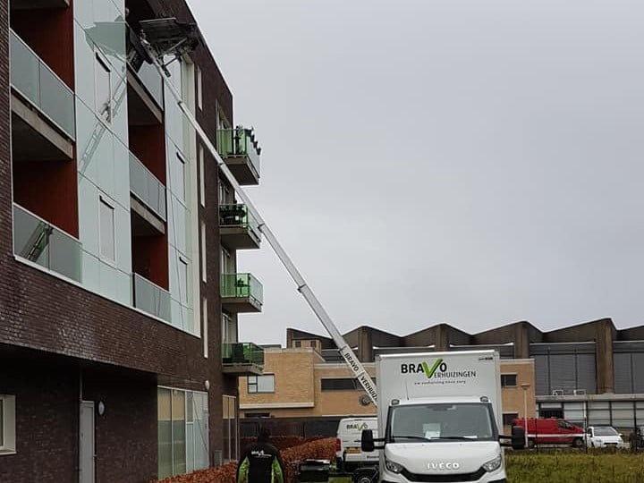Bravo Verhuizingen Zevenbergen Verhuislift 2